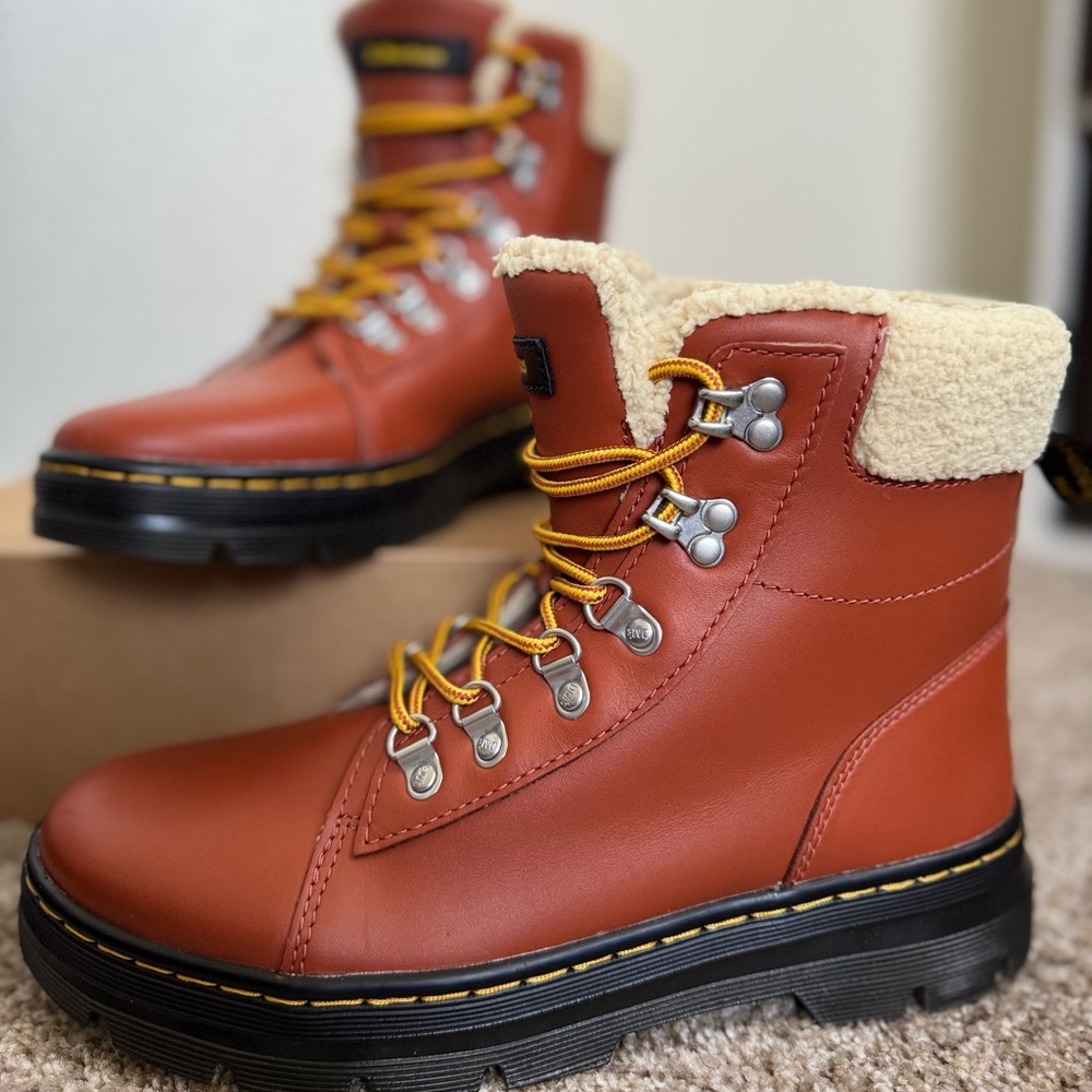 Doc Martens Combs W Fl boots size 9 (no box)